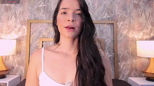 Snapshot of DannaBelucci chatting on 09/27/25, 12:54 DannaBelucci online show from 09/27/25, 12:54