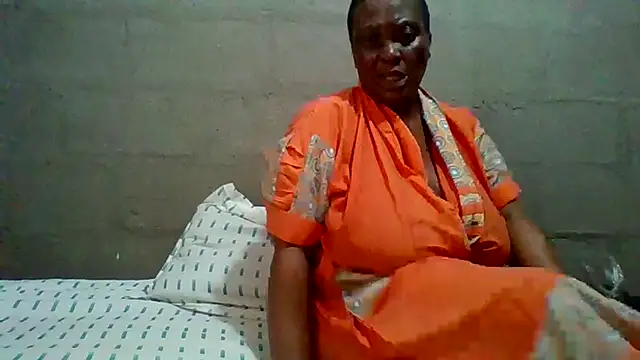 Snapshot of lolla01sweetness chatting on 04/18/26, 12:42 lolla01sweetness online show from 04/18/26, 12:42