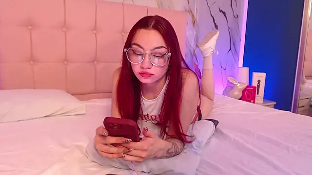 Red kytty6 online show from 12/16/25, 03:17