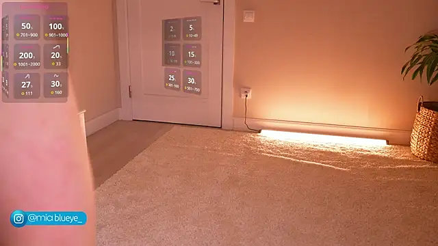 Miablueye online show from 11/09/25, 01:53