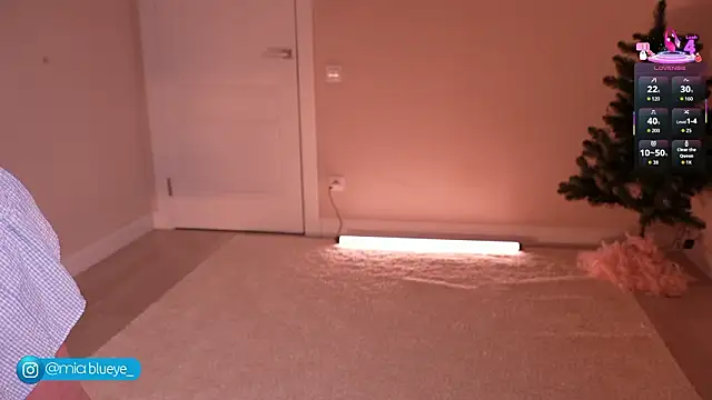 Miablueye online show from 02/19/26, 04:36