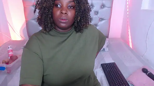 ebony NeighborMoans online show from 10/17/25, 03:20