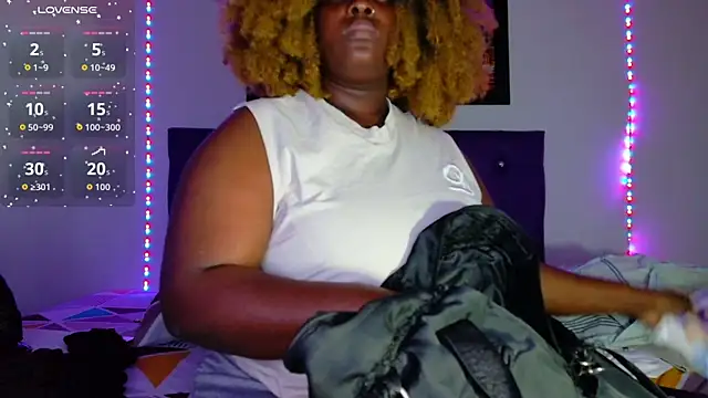 ebony NeighborMoans online show from 02/12/26, 03:12