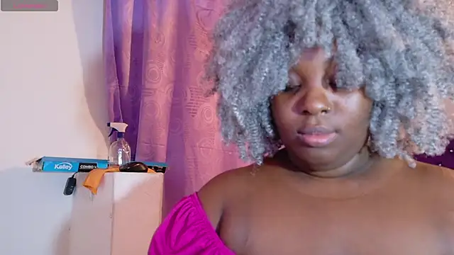 ebony NeighborMoans online show from 06/04/26, 03:12