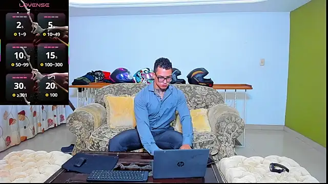 ArnoldSexy  online show from 10/06/25, 10:02