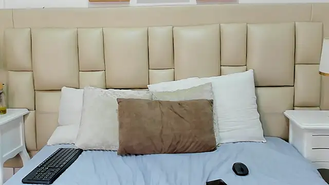 Snapshot of SkinnyGirl_28 chatting on 01/15/26, 07:50 SkinnyGirl 28 online show from 01/15/26, 07:50