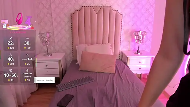 Snapshot of SkinnyGirl_28 chatting on 02/17/26, 07:09 SkinnyGirl 28 online show from 02/17/26, 07:09