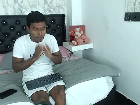 Snapshot of Adam_Morgan2 chatting on 10/05/25, 02:54 Adam Morgan2 online show from 10/05/25, 02:54