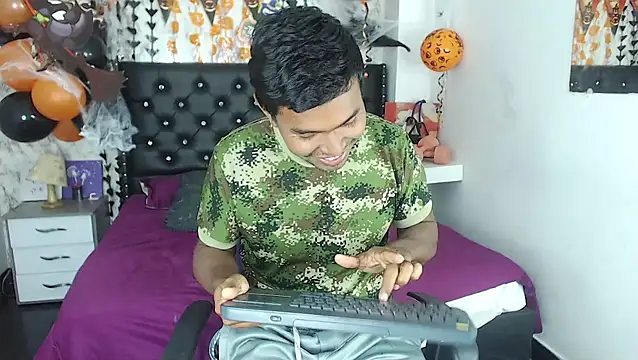 Snapshot of Adam_Morgan2 chatting on 10/15/25, 05:07 Adam Morgan2 online show from 10/15/25, 05:07