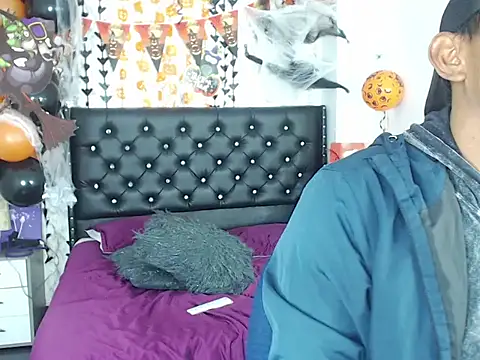 Snapshot of Adam_Morgan2 chatting on 10/18/25, 05:10 Adam Morgan2 online show from 10/18/25, 05:10