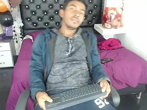 Snapshot of Adam_Morgan2 chatting on 10/19/25, 05:30 Adam Morgan2 online show from 10/19/25, 05:30