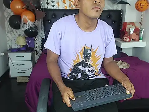 Snapshot of Adam_Morgan2 chatting on 10/23/25, 06:45 Adam Morgan2 online show from 10/23/25, 06:45