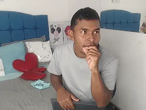 Snapshot of Adam_Morgan2 chatting on 11/14/25, 02:21 Adam Morgan2 online show from 11/14/25, 02:21