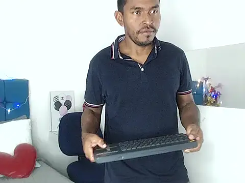 Snapshot of Adam_Morgan2 chatting on 11/22/25, 04:11 Adam Morgan2 online show from 11/22/25, 04:11