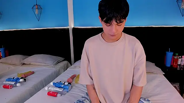 AleAurarashi online show from 09/11/25, 03:39