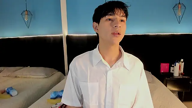 AleAurarashi online show from 09/15/25, 11:43