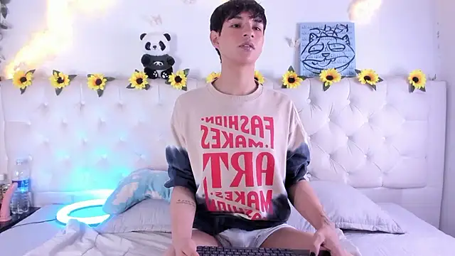 AleAurarashi online show from 01/18/26, 12:47