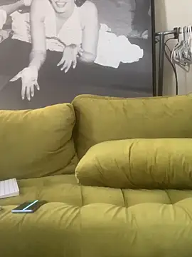 Hothotboyg online show from 04/22/26, 08:43