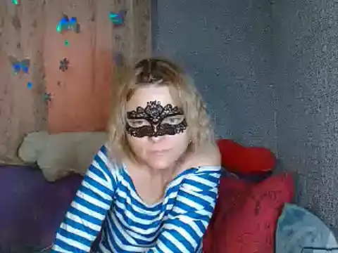Snapshot of Miss_Nona chatting on 10/19/25, 11:55 Miss Nona online show from 10/19/25, 11:55