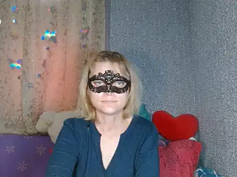 Snapshot of Miss_Nona chatting on 10/23/25, 11:42 Miss Nona online show from 10/23/25, 11:42