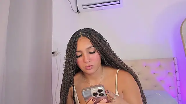 elzafuentes1 online show from 06/03/26, 06:24