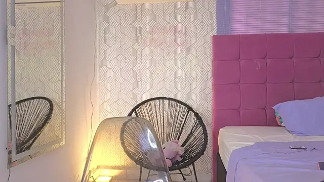 elzafuentes1 online show from 07/10/26, 08:00
