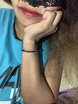 Snapshot of NeoleeLkr chatting on 11/07/25, 11:21 NeoleeLkr online show from 11/07/25, 11:21