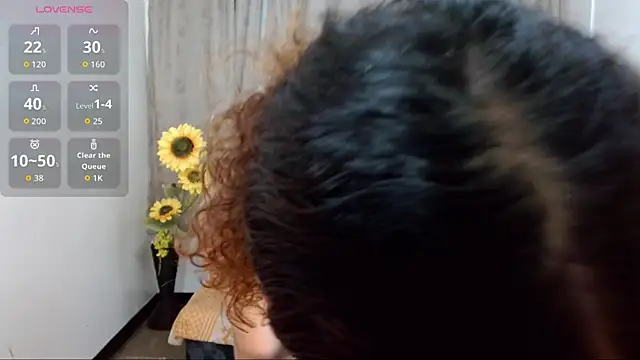 luisa  torres online show from 11/22/25, 03:38