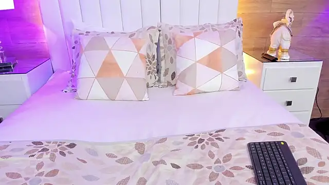 ScarletMore online show from 11/22/25, 12:37