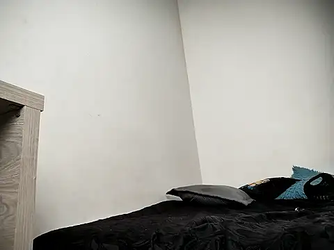 Snapshot of _yefez chatting on 10/02/25, 08:27 yefez online show from 10/02/25, 08:27