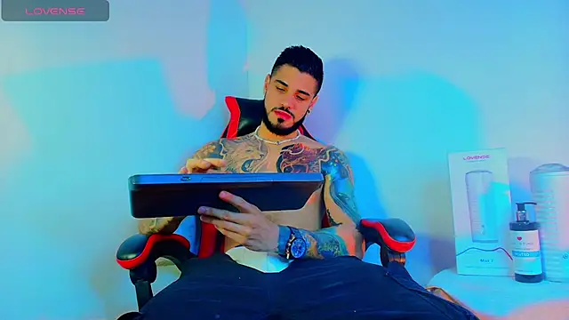 amodeus bael  online show from 11/08/25, 12:00