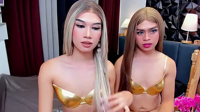 Snapshot of MaxCollins chatting on 11/06/25, 01:34 MaxCollins online show from 11/06/25, 01:34