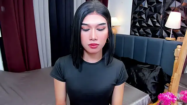 Snapshot of MaxCollins chatting on 11/08/25, 02:50 MaxCollins online show from 11/08/25, 02:50