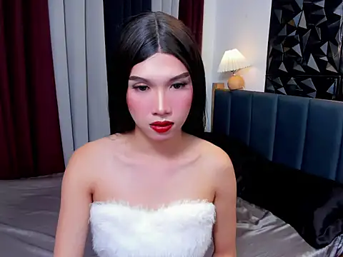 Snapshot of MaxCollins chatting on 11/12/25, 10:09 MaxCollins online show from 11/12/25, 10:09