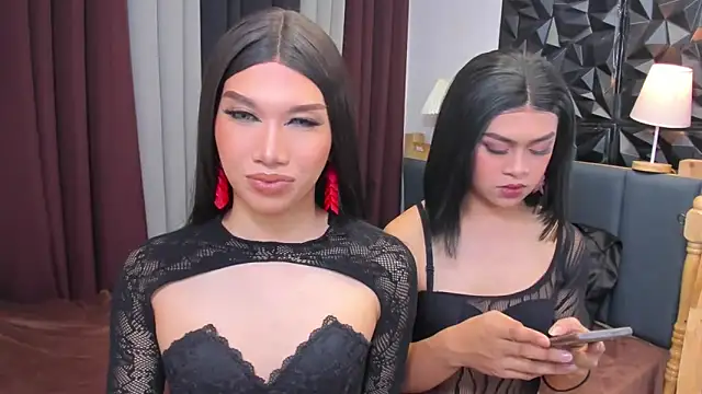 Snapshot of MaxCollins chatting on 11/14/25, 08:18 MaxCollins online show from 11/14/25, 08:18