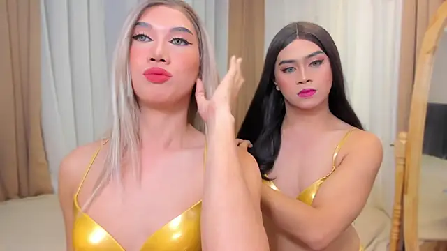 Snapshot of MaxCollins chatting on 12/14/25, 01:49 MaxCollins online show from 12/14/25, 01:49