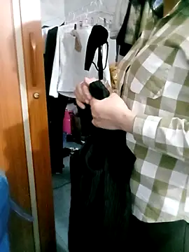 Snapshot of Dam-Lissa chatting on 09/23/25, 02:03 Dam-Lissa online show from 09/23/25, 02:03