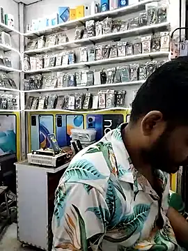 Snapshot of avi007p chatting on 09/17/25, 01:13 avi007p online show from 09/17/25, 01:13