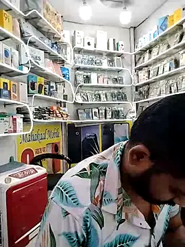 Snapshot of avi007p chatting on 09/23/25, 11:35 avi007p online show from 09/23/25, 11:35