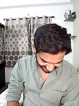 avi007p online show from 11/21/25, 09:02