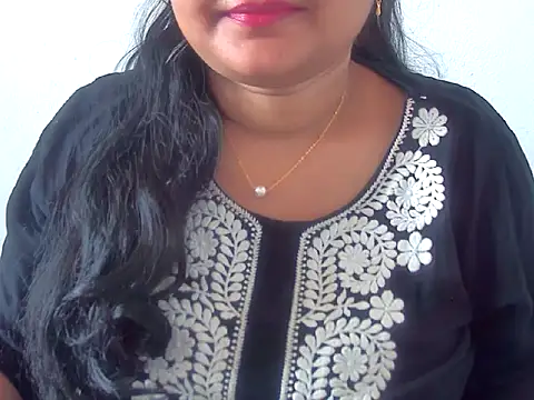 Saniya K online show from 11/25/25, 03:06