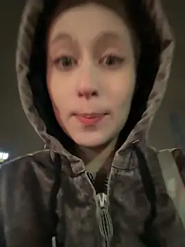 Snapshot of FroggyAnna chatting on 10/27/25, 03:27 FroggyAnna online show from 10/27/25, 03:27