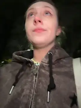 Snapshot of FroggyAnna chatting on 10/29/25, 03:58 FroggyAnna online show from 10/29/25, 03:58