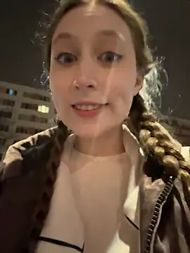 Snapshot of FroggyAnna chatting on 10/31/25, 03:13 FroggyAnna online show from 10/31/25, 03:13