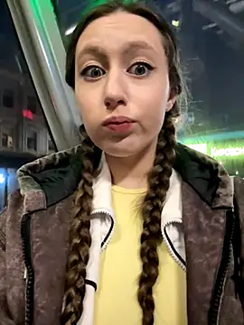 Snapshot of FroggyAnna chatting on 11/03/25, 02:40 FroggyAnna online show from 11/03/25, 02:40