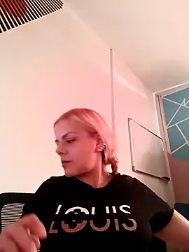 Snapshot of Alanna_Grays chatting on 11/26/25, 04:19 Alanna Grays online show from 11/26/25, 04:19