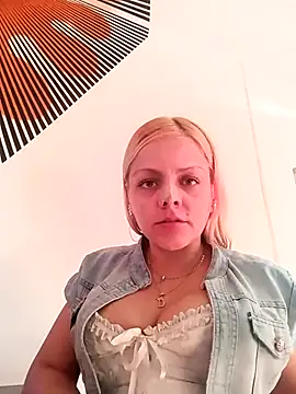 Snapshot of Alanna_Grays chatting on 12/01/25, 01:38 Alanna Grays online show from 12/01/25, 01:38