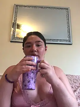 Snapshot of Imogenbabyyy chatting on 05/13/26, 10:01 Imogenbabyyy online show from 05/13/26, 10:01
