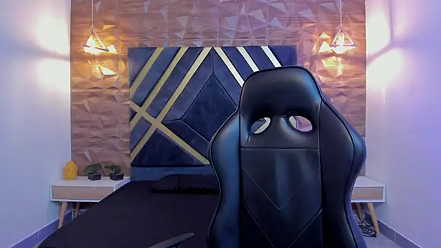 Snapshot of Alana_cox_ chatting on 12/04/25, 11:24 Alana cox online show from 12/04/25, 11:24