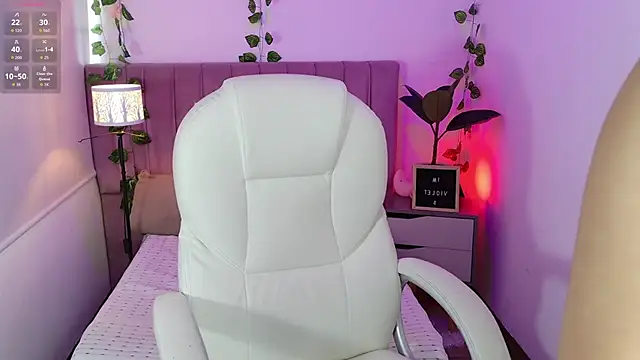 Snapshot of VioletBlacke_ chatting on 11/06/25, 03:02 VioletBlacke online show from 11/06/25, 03:02